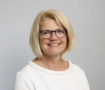 Porträt von Gertrud Bauer (Mecklenburgische Versicherung) Porträt von Gertrud Bauer (Mecklenburgische Versicherung)