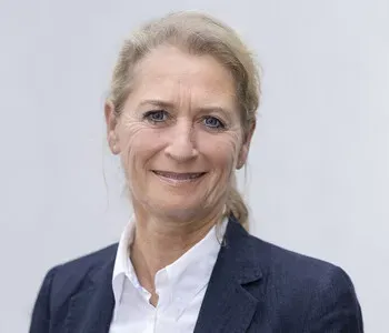 Porträt von Kornelia Lachnit (Mecklenburgische Versicherung) Porträt von Kornelia Lachnit (Mecklenburgische Versicherung)