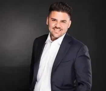 Porträt von Serkan Kacan (Mecklenburgische Versicherung) Porträt von Serkan Kacan (Mecklenburgische Versicherung)