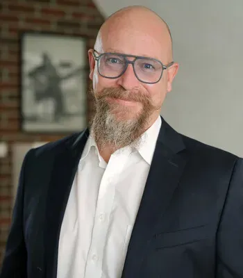 Porträt von Dennis Petzel (Mecklenburgische Versicherung) Porträt von Dennis Petzel (Mecklenburgische Versicherung)