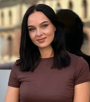 Porträt von Emilia Perlmann (Mecklenburgische Versicherung) Porträt von Emilia Perlmann (Mecklenburgische Versicherung)