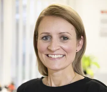 Porträt von Julia Grützner (Mecklenburgische Versicherung) Porträt von Julia Grützner (Mecklenburgische Versicherung)