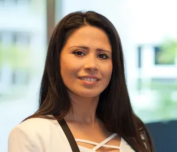 Porträt von Leila Ismail (Mecklenburgische Versicherung) Porträt von Leila Ismail (Mecklenburgische Versicherung)