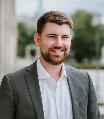 Porträt von Hendrik Frie (Mecklenburgische Versicherung) Porträt von Hendrik Frie (Mecklenburgische Versicherung)