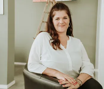 Porträt von Kathrin Mewes (Mecklenburgische Versicherung) Porträt von Kathrin Mewes (Mecklenburgische Versicherung)