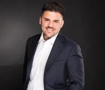 Porträt von Serkan Kacan (Mecklenburgische Versicherung) Porträt von Serkan Kacan (Mecklenburgische Versicherung)