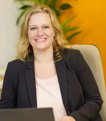 Porträt von Jessica Becker-Hamel (Mecklenburgische Versicherung) Porträt von Jessica Becker-Hamel (Mecklenburgische Versicherung)