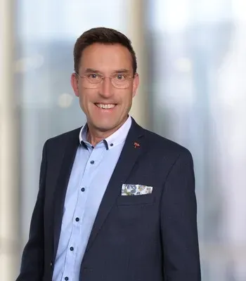 Porträt von Peter Semank (Mecklenburgische Versicherung) Porträt von Peter Semank (Mecklenburgische Versicherung)