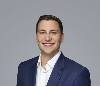 Porträt von Julian Hinze (Mecklenburgische Versicherung) Porträt von Julian Hinze (Mecklenburgische Versicherung)