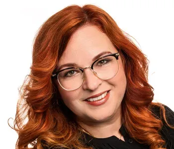 Porträt von Julia Schneider (Mecklenburgische Versicherung) Porträt von Julia Schneider (Mecklenburgische Versicherung)