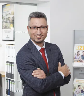 Porträt von Sebahattin Kaya (Mecklenburgische Versicherung) Porträt von Sebahattin Kaya (Mecklenburgische Versicherung)