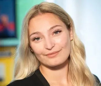 Porträt von Laura Nora Schedeck (Mecklenburgische Versicherung) Porträt von Laura Nora Schedeck (Mecklenburgische Versicherung)